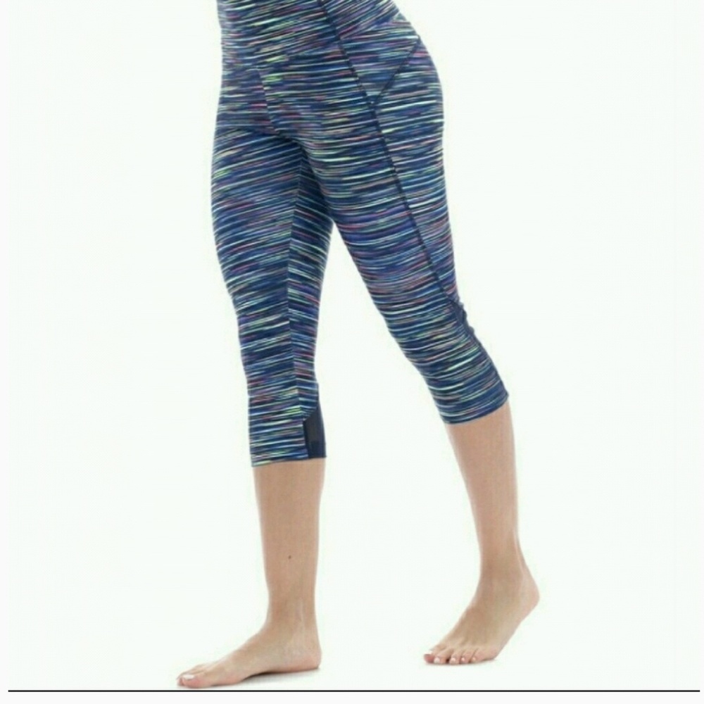 ■Bally■ (8/10) Capri Workout Leggings - Picture 7 of 7